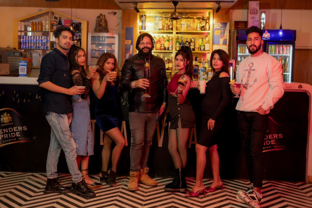R.R. Hotel & Bar-旅行者