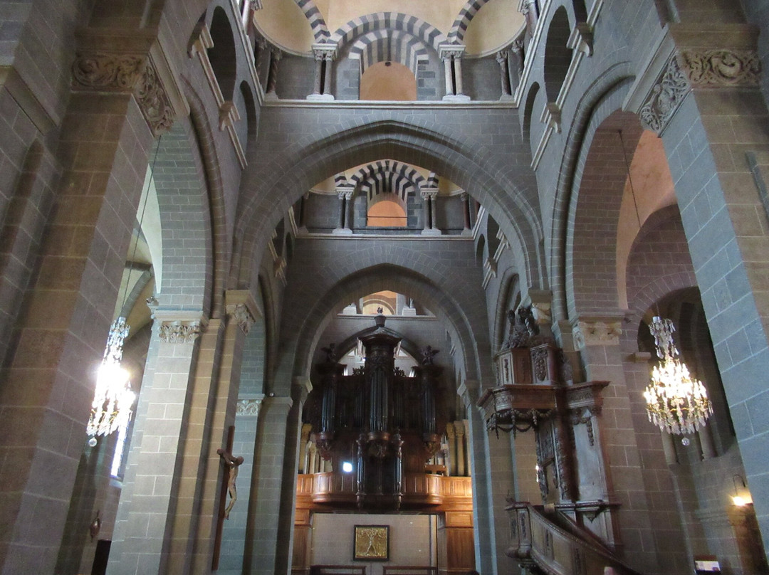 Cathédrale Notre-Dame-勒皮必去景点