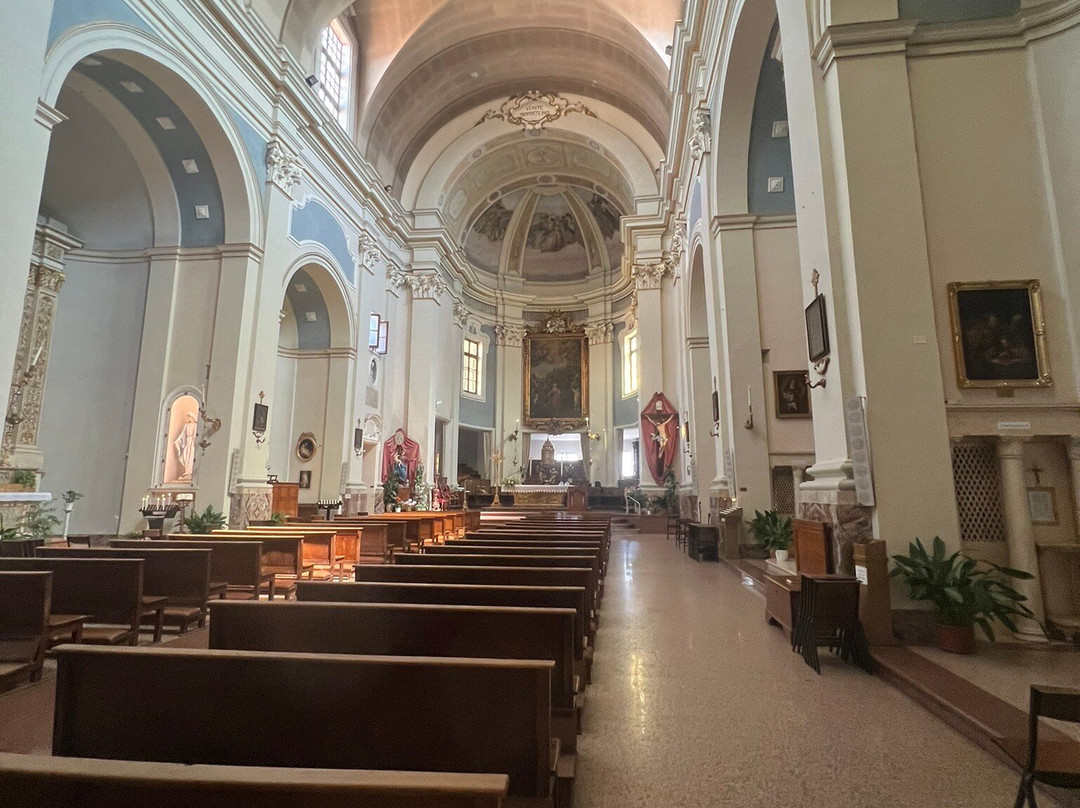 Chiesa Insigne Collegiata di Santa Lucia-鲁比科内河畔萨维尼亚诺必去景点