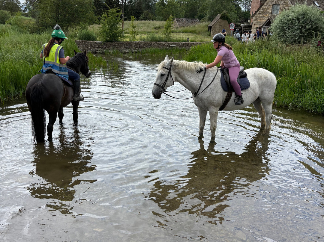 Bourton Vale Equestrian Centre-水上伯顿必去景点