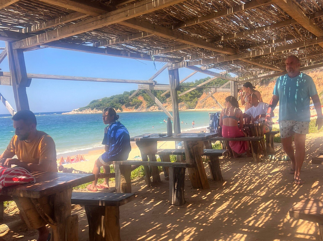Mandraki Beach-斯亚索斯必去景点