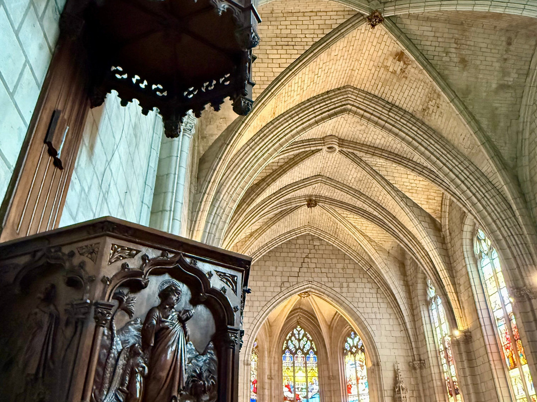 Eglise Saint Etienne-希农必去景点