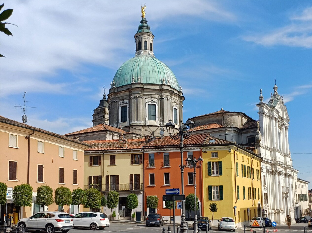 Basilica di San Giovanni-洛纳托德尔加尔达必去景点