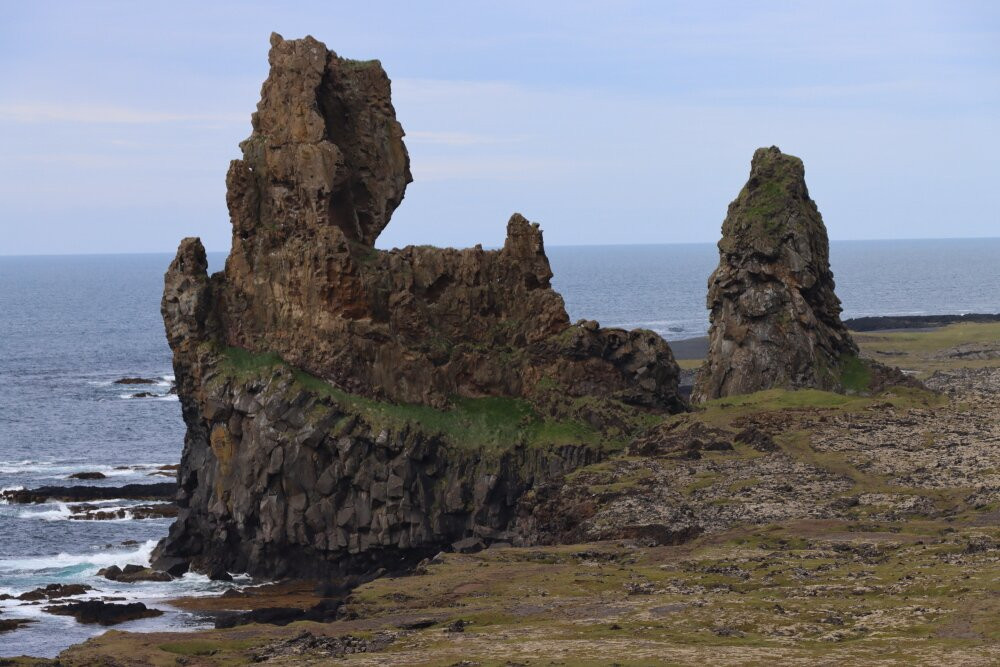 Londrangar Basalt Cliffs-Hellnar必去景点
