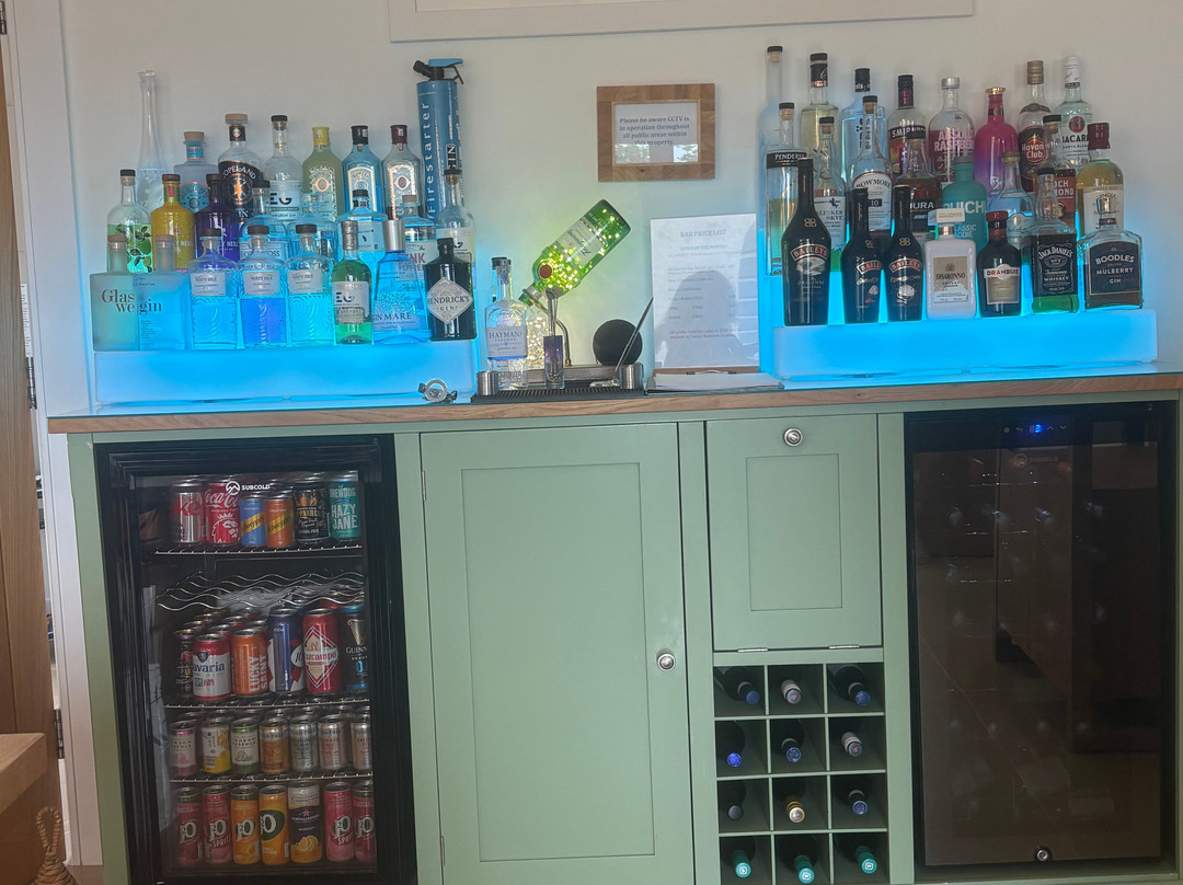 阿尔多纳酒店主图