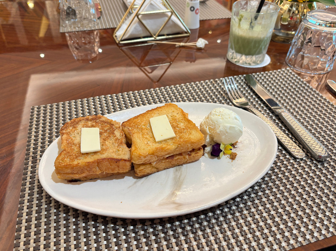 Grand Restaurant