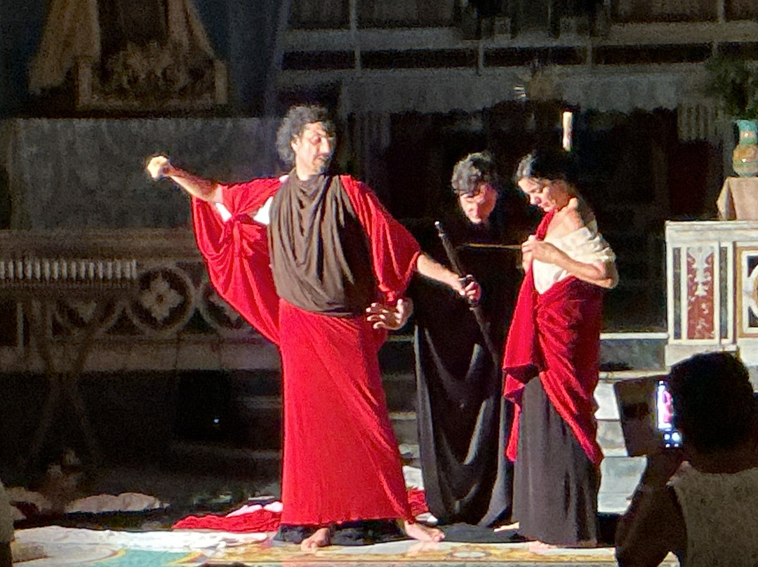 Parrocchia Di San Gennaro-普莱亚诺必去景点