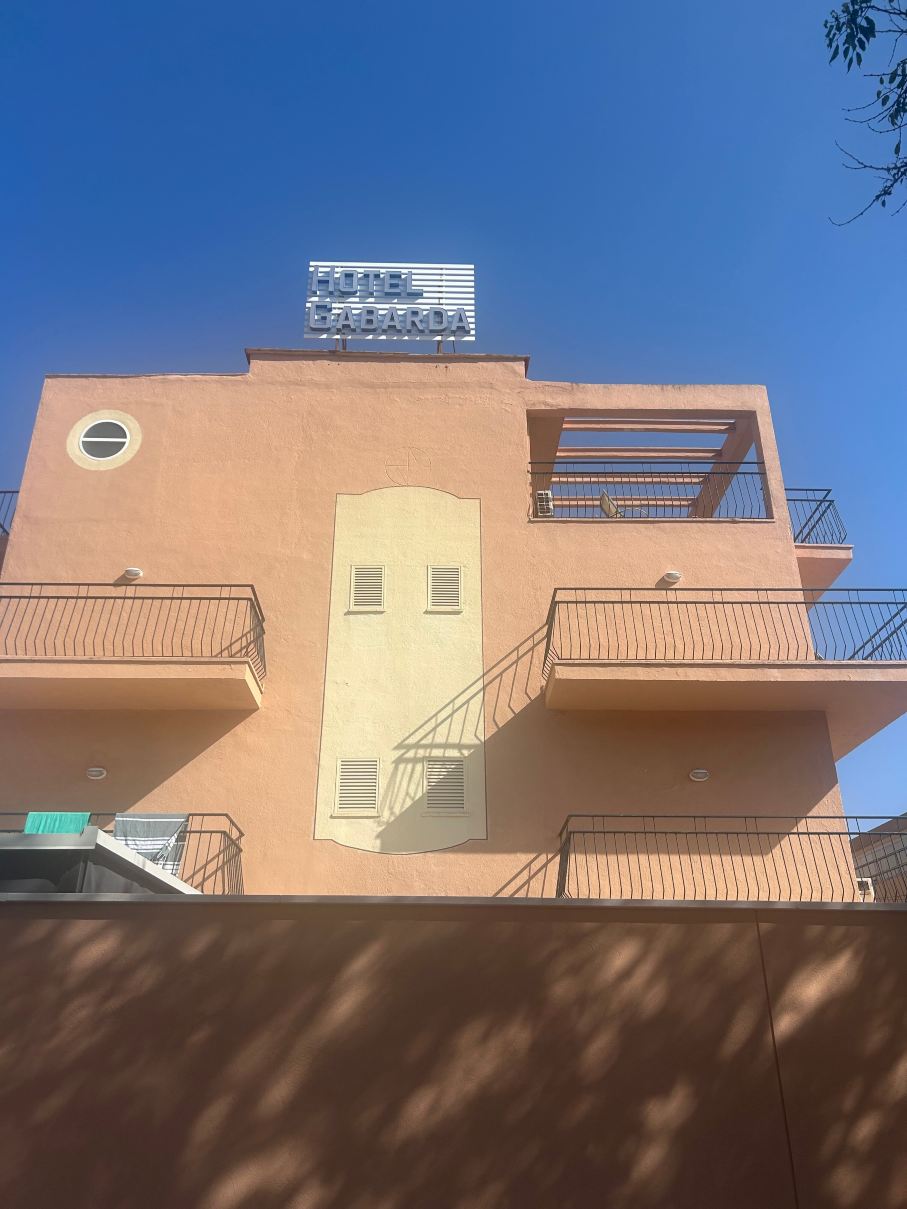 加巴达吉尔酒店-旅行者