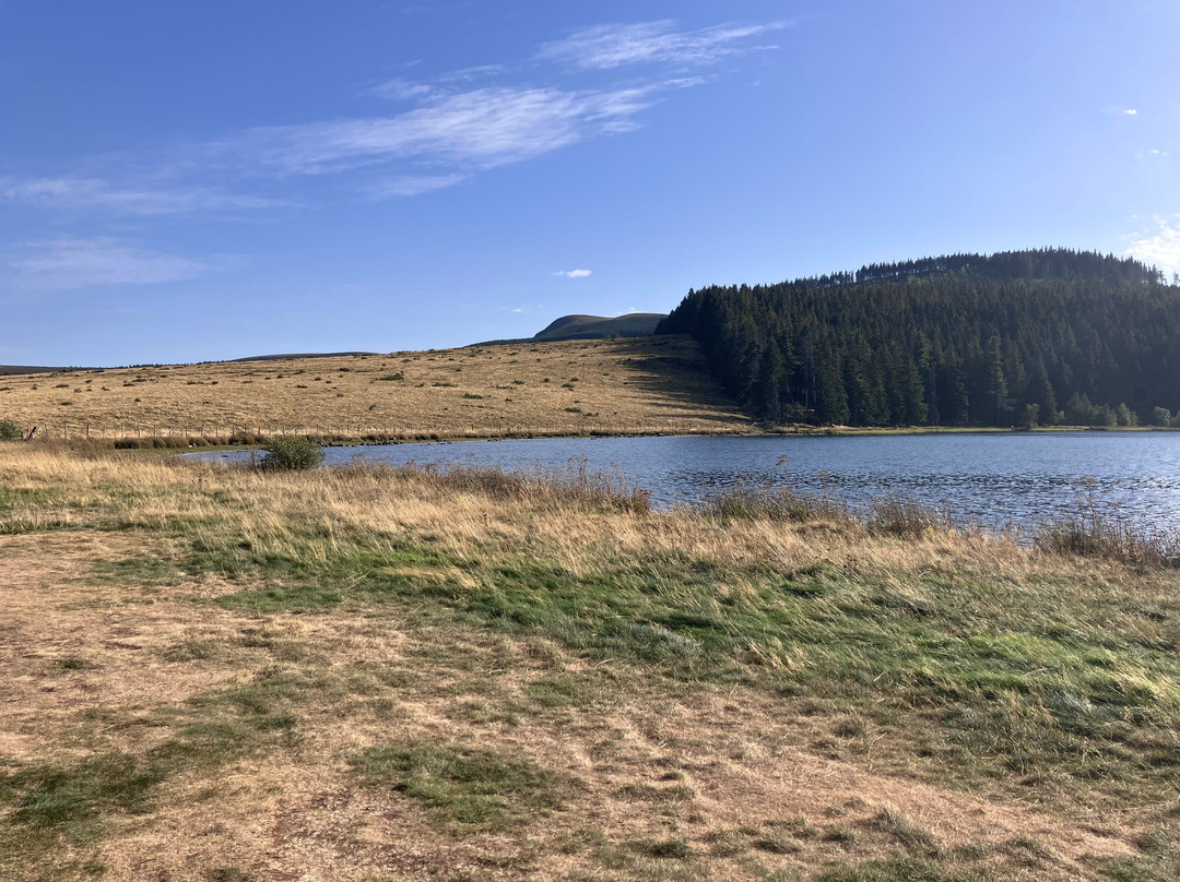 Lac de Servières-Orcival必去景点