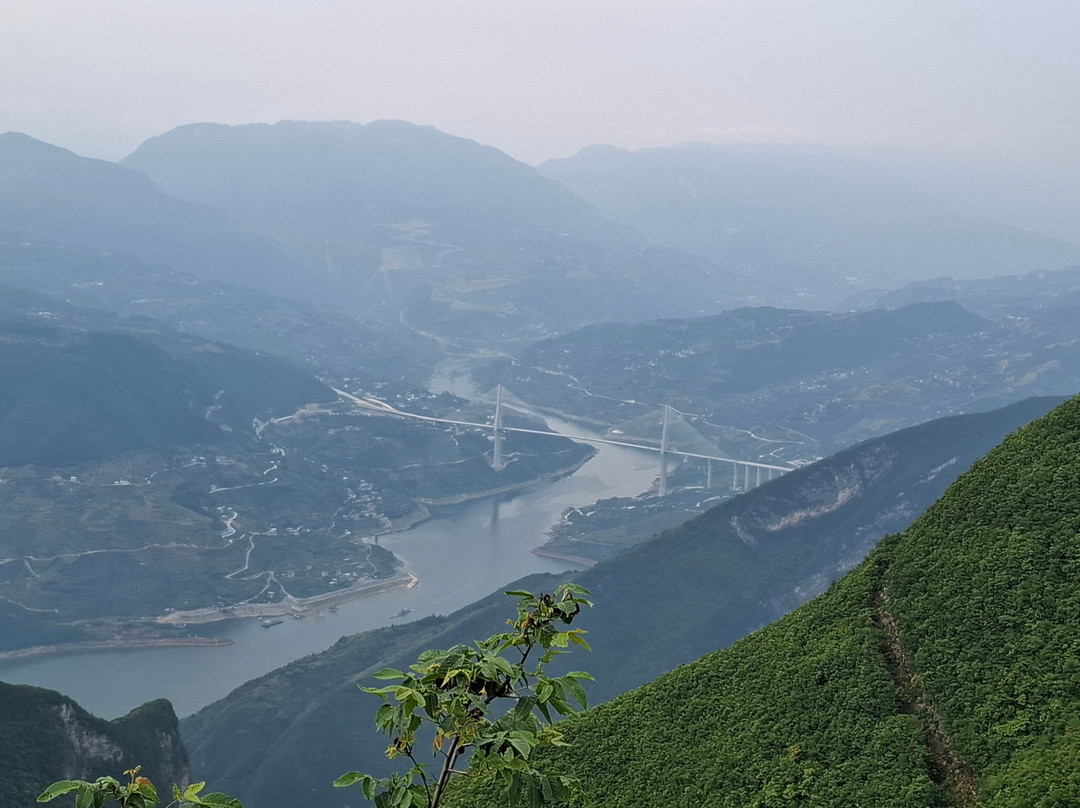 Top of the Three Peaks Gorges-奉节县必去景点