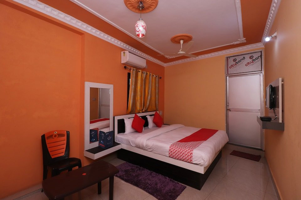 OYO 35539 Hotel J B Palace