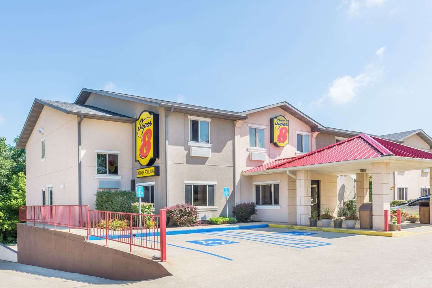 Super 8 by Wyndham Bloomington-官方
