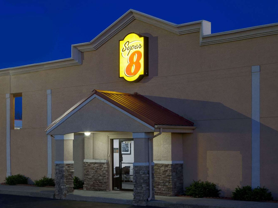 Super 8 by Wyndham Lafayette / Purdue Area主图