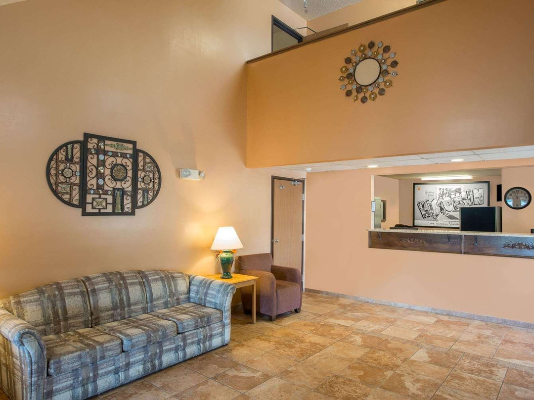 Super 8 by Wyndham Sun Prairie/Madison E主图