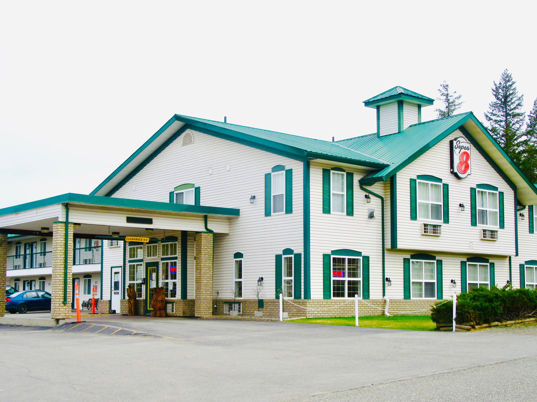 Super 8 by Wyndham 100 Mile House主图