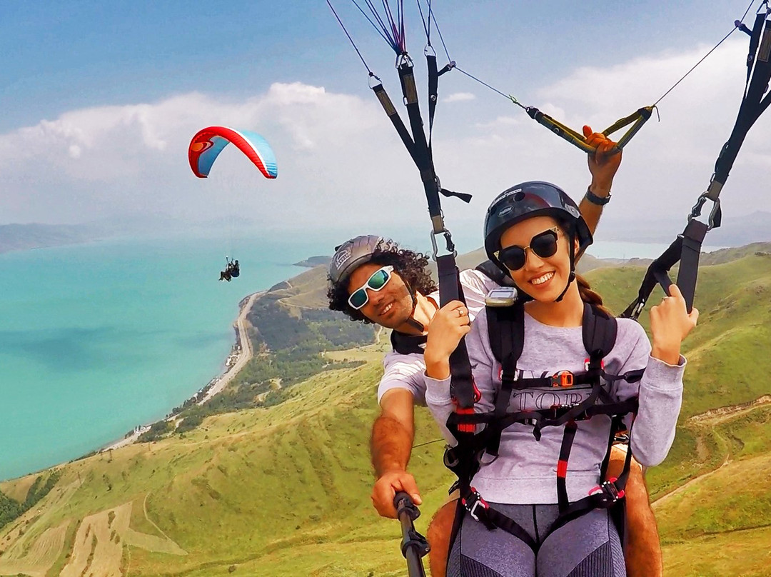 Paragliding in Armenia-埃里温必去景点