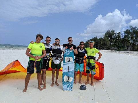 Quest Kiteboarding-迪亚尼必去景点