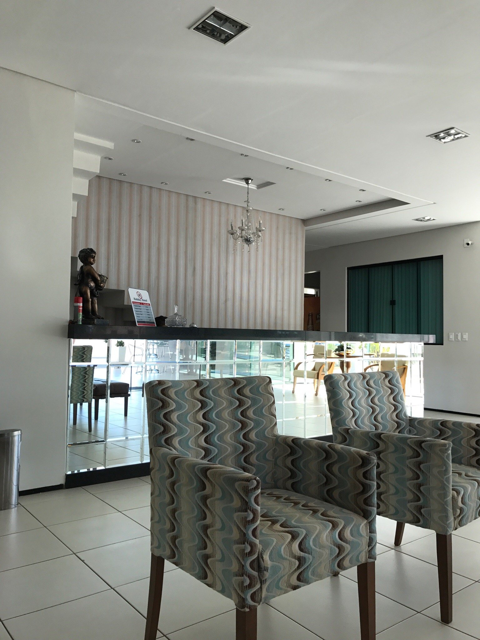 Holiday Hotel-官方