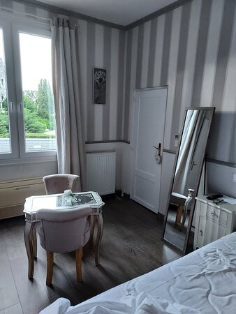 玫瑰园酒店主图