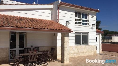 Villa 1,5km from Beach-Private Floor w/Bathroom
