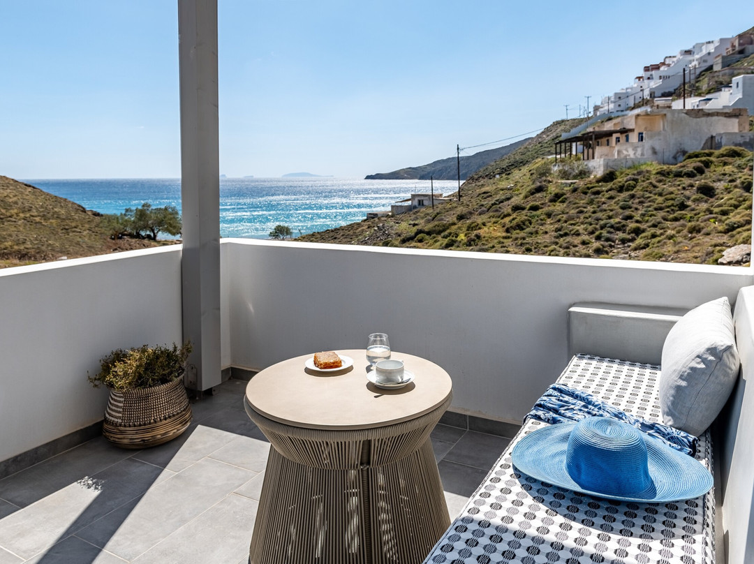 Livadia酒店住宿-Remezzo Bayfront Suites