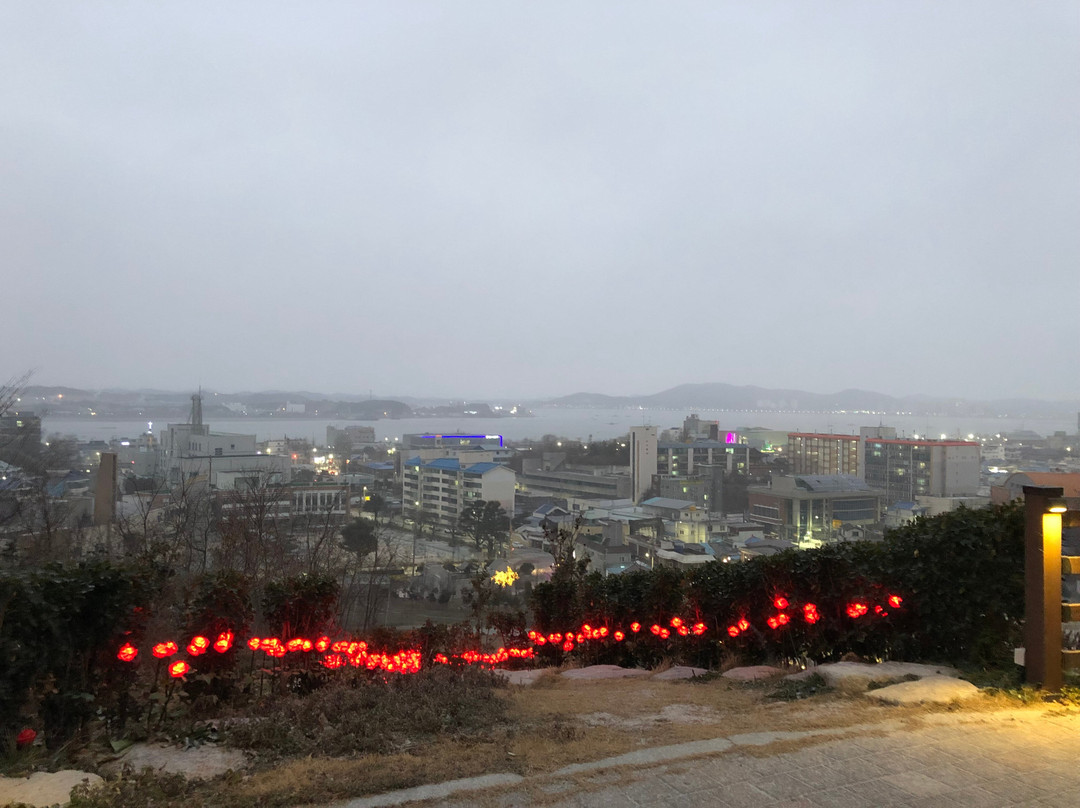 Wolmyeong Park景点图片