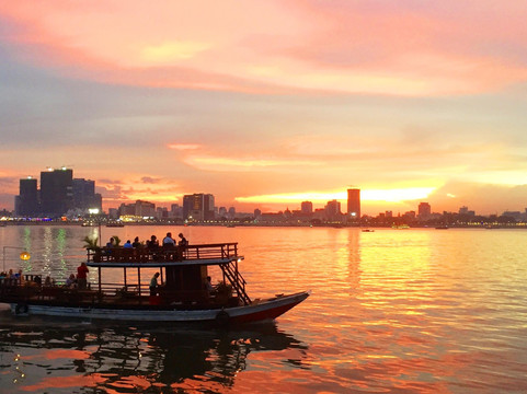 Amazing Cambodia Cruise & Tours-金边必去景点