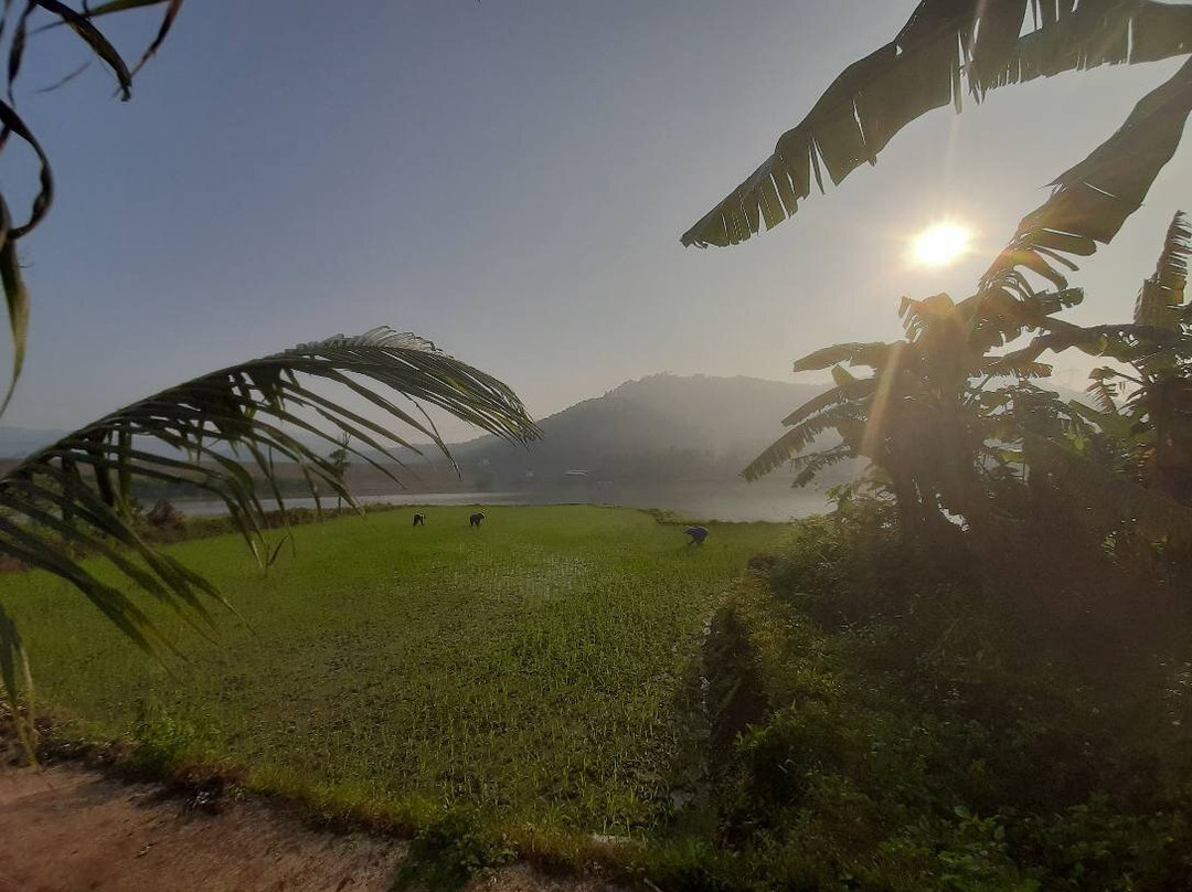 Khe Lau Lake景点图片