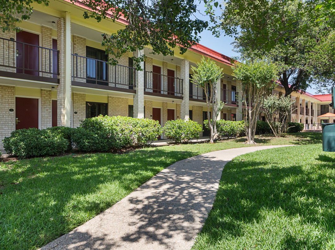 Red Roof Plus Dallas - Addison主图