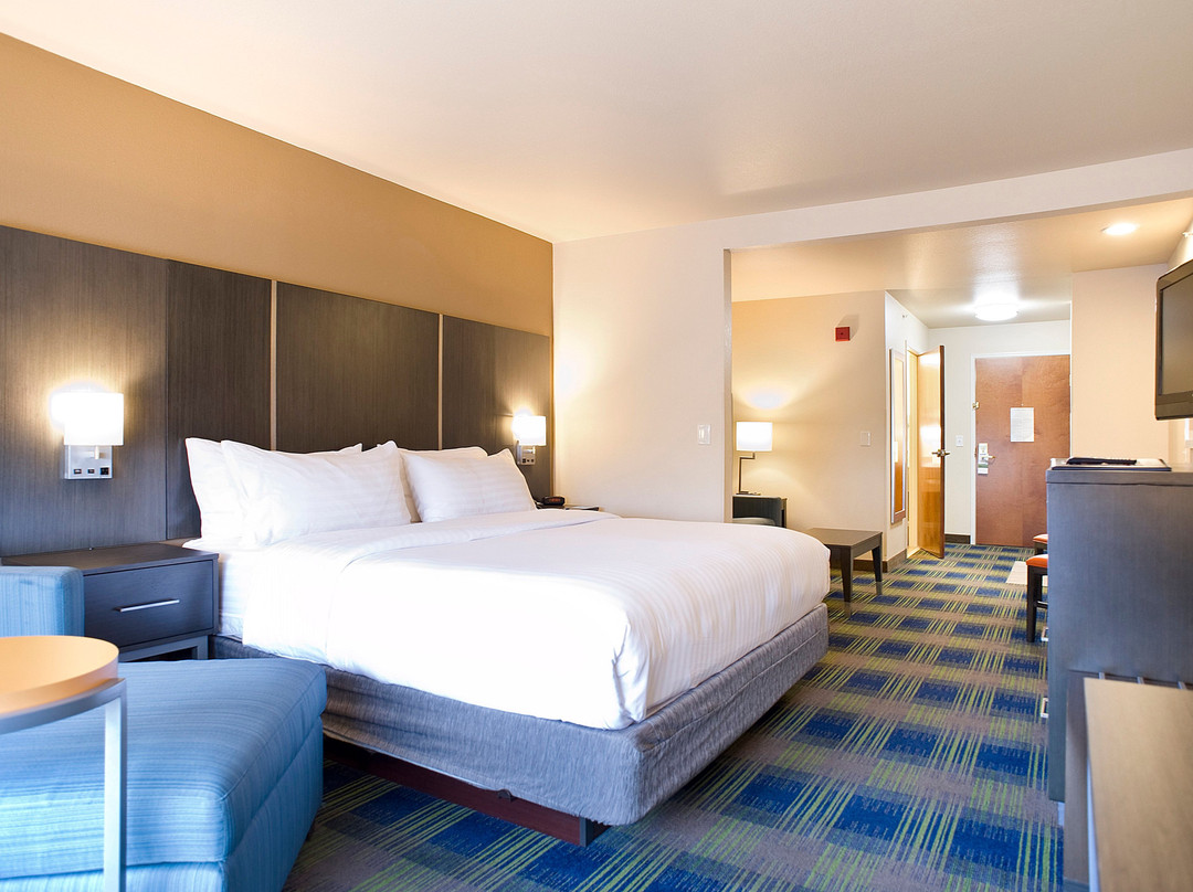 Garner Hotel Brookings by IHG主图