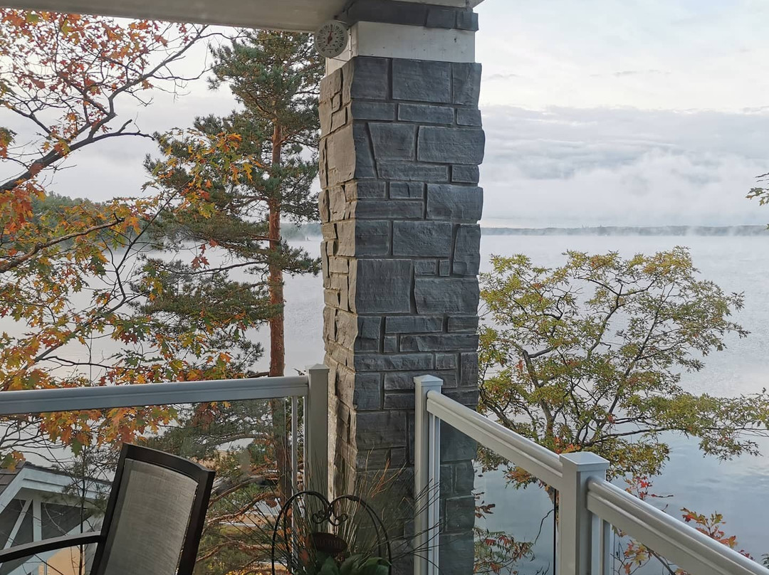 蜜月湖试金石酒店主图