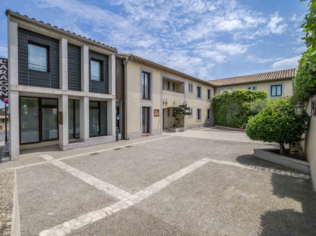 阿拉贡酒店主图