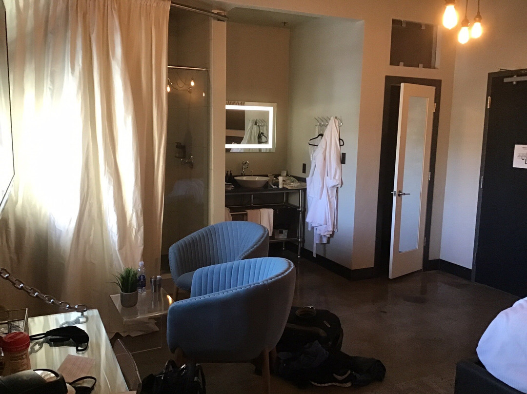 Station on The Riverwalk主图