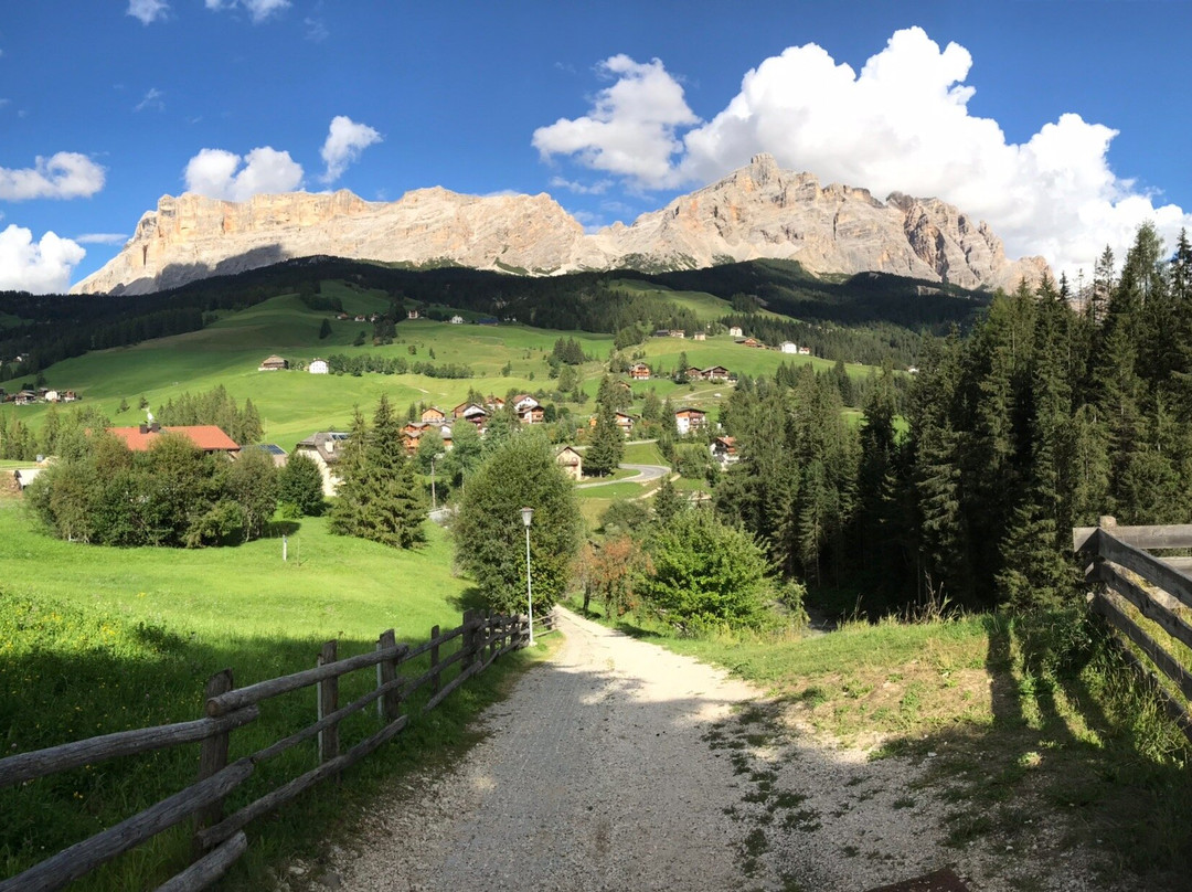 瑞泽亚酒店主图