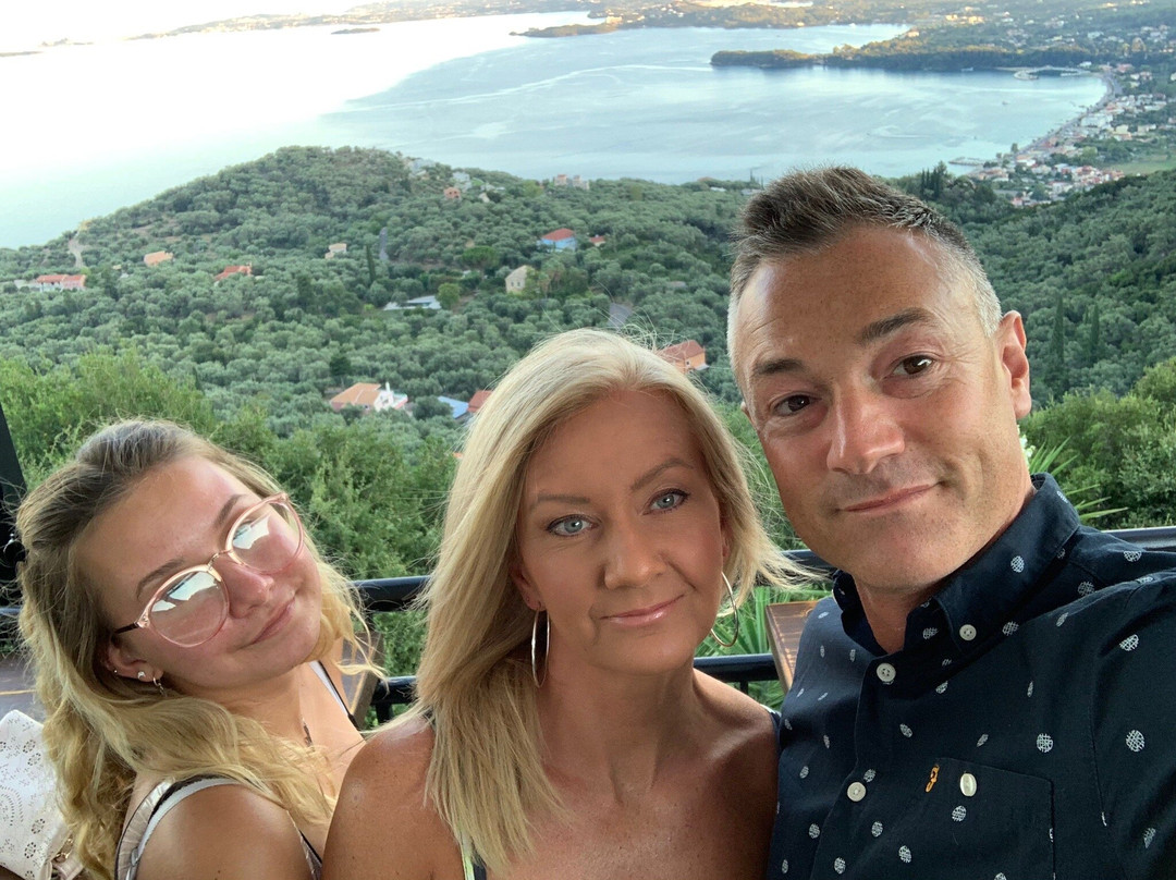 Super Market Nicolas-Barbati必去景点