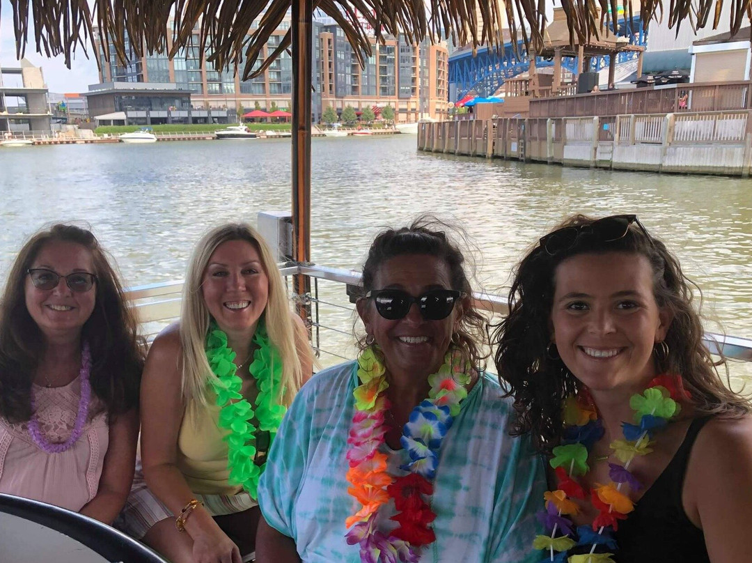 CLE Tiki Barge-克利夫兰必去景点