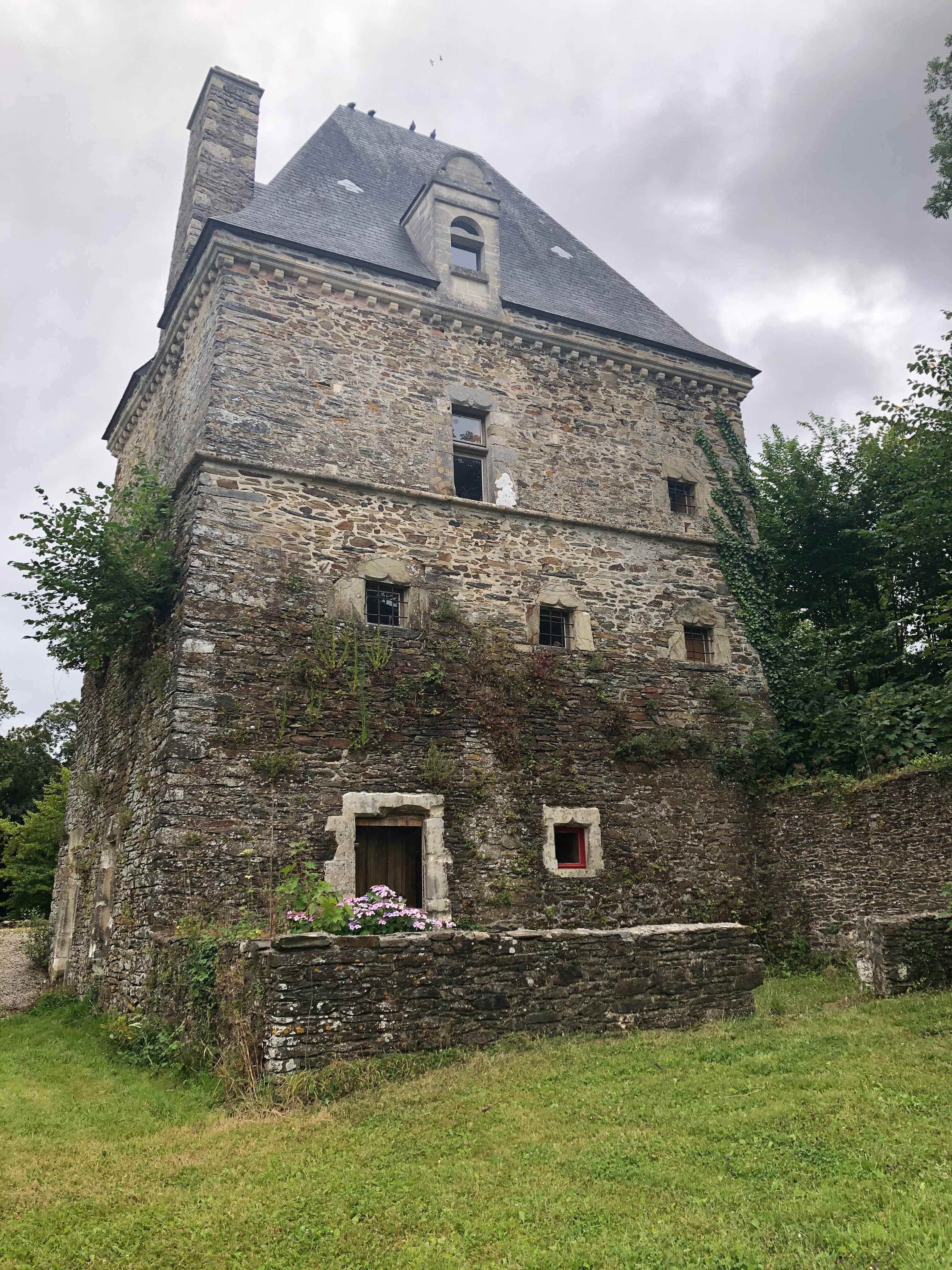 Hotel Restaurants du Chateau d'Agneaux-浴室
