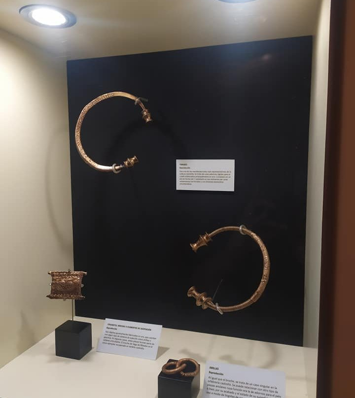 Aula Del Oro-Belmonte de Miranda必去景点