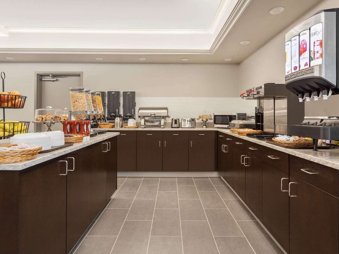 Ramada by Wyndham Grassland主图