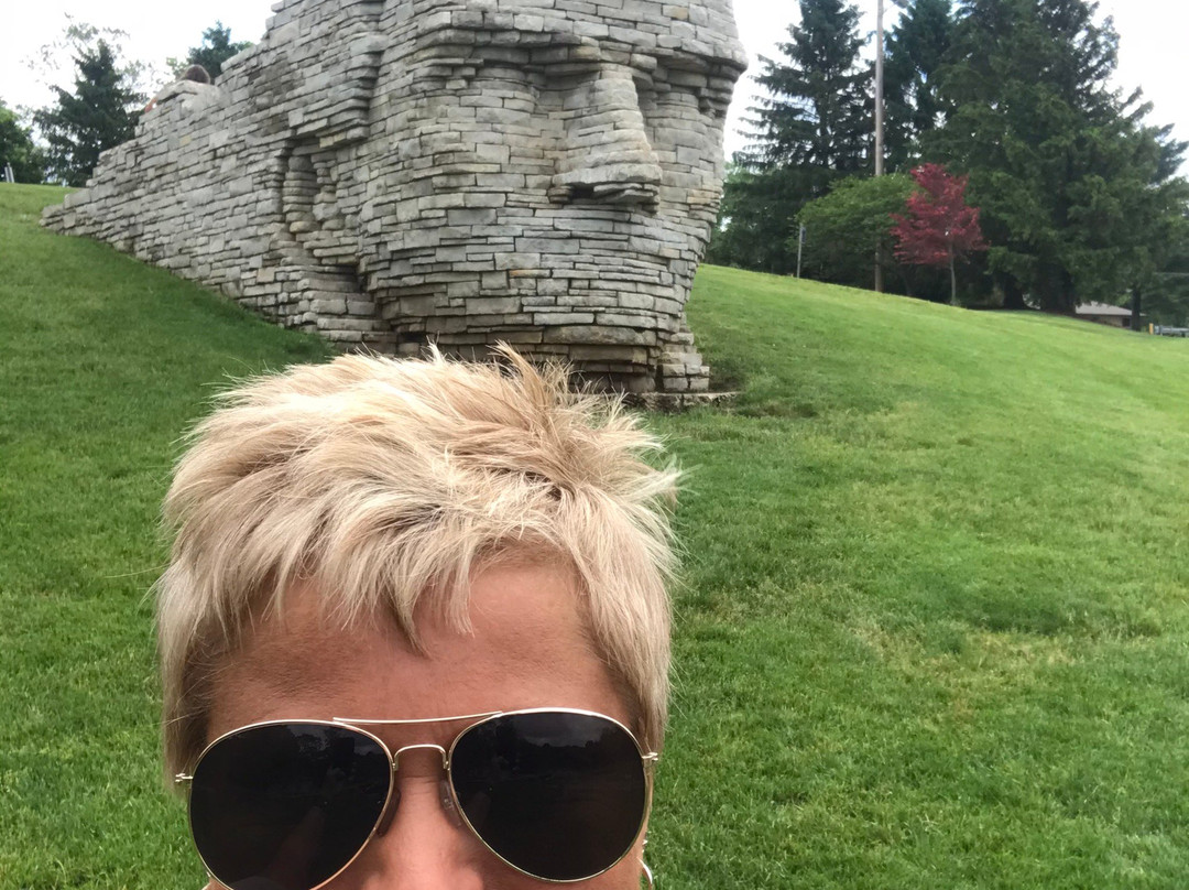 Chief Leatherlips Monument-都柏林必去景点