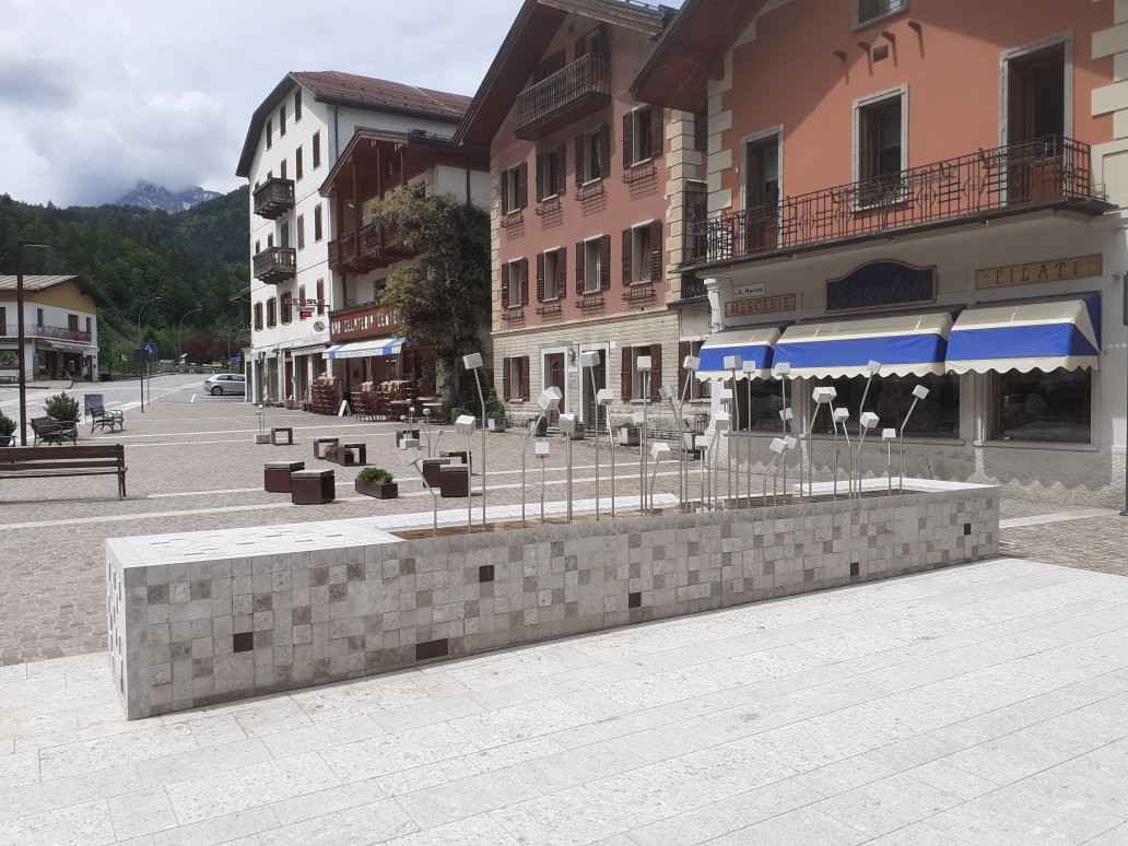 Fontana dei Chiodi-Forno di Zoldo必去景点