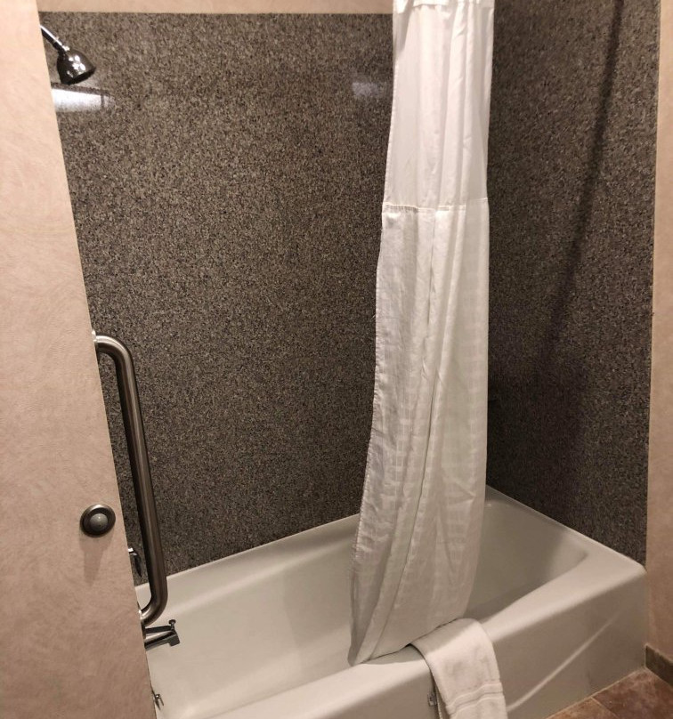 Baymont by Wyndham Pratt主图