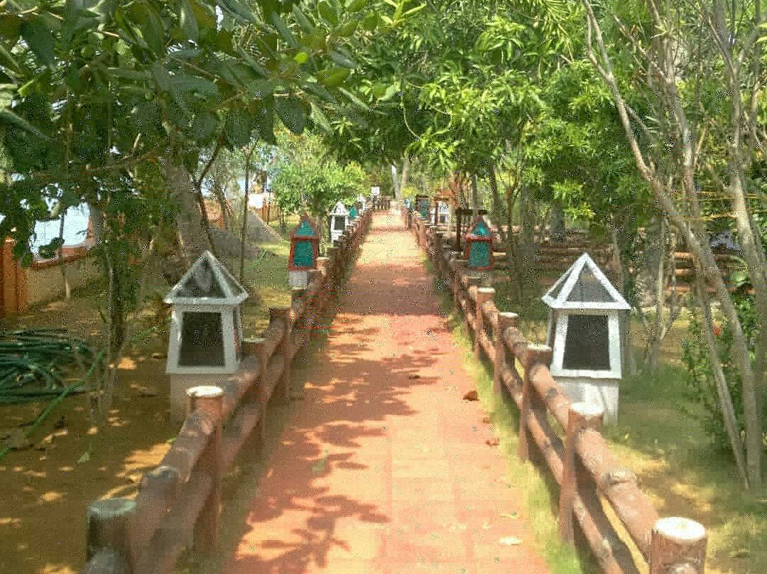 蕾根湖宫殿酒店主图