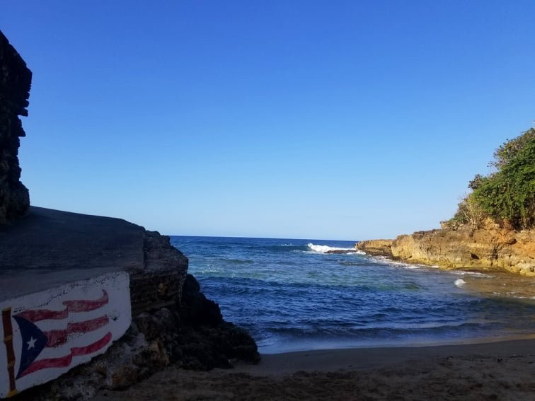 Puerto Hermina Beach-Quebradillas必去景点