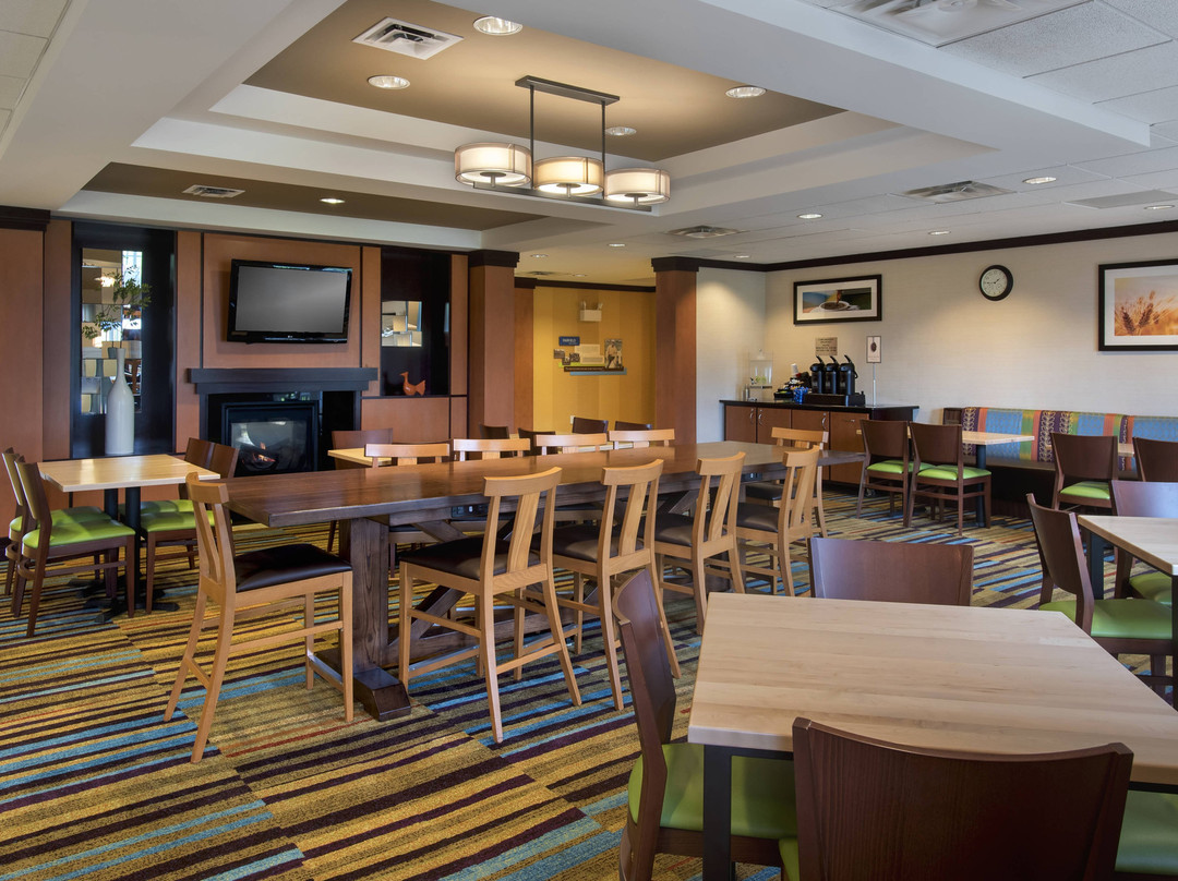 维罗纳费尔菲尔德客栈&套房酒店主图