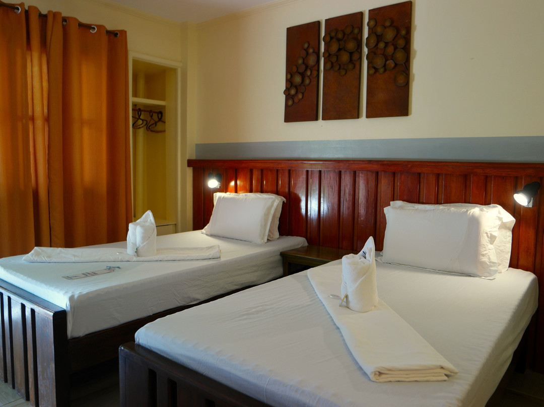 Ferellee Beach Front Inn主图