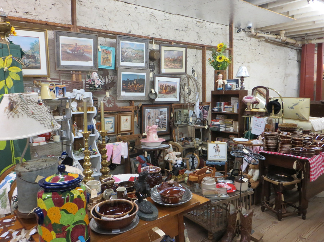 Western Trail Antiques ad Marketplace-Bandera必去景点