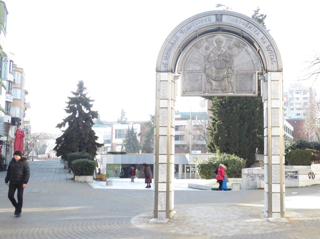 Arch of St. Nicholas-布尔加斯必去景点
