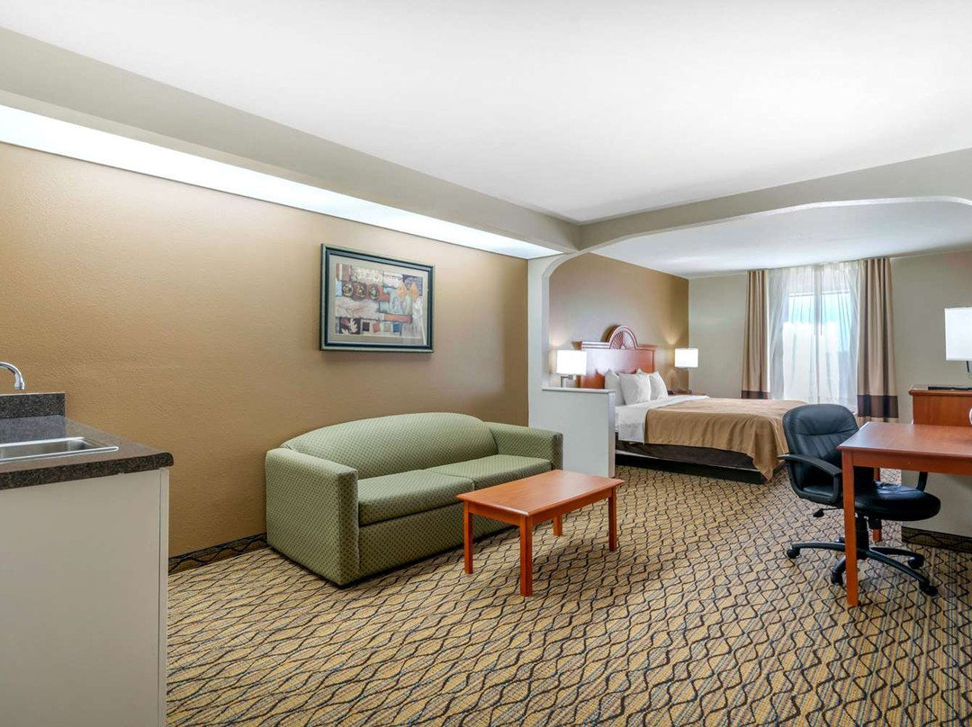 杰斐逊城快捷假日酒店主图