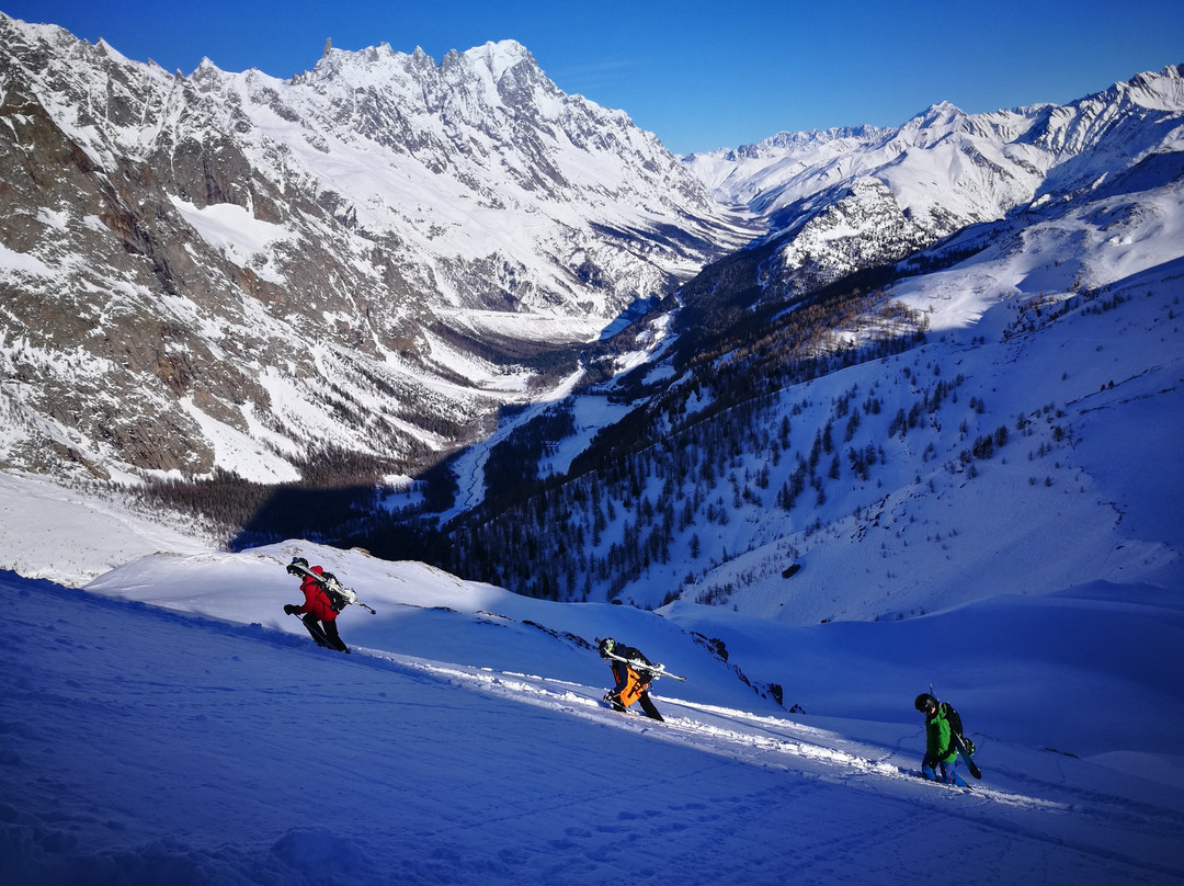 Societa Guide Alpine Courmayeur-库马约尔必去景点